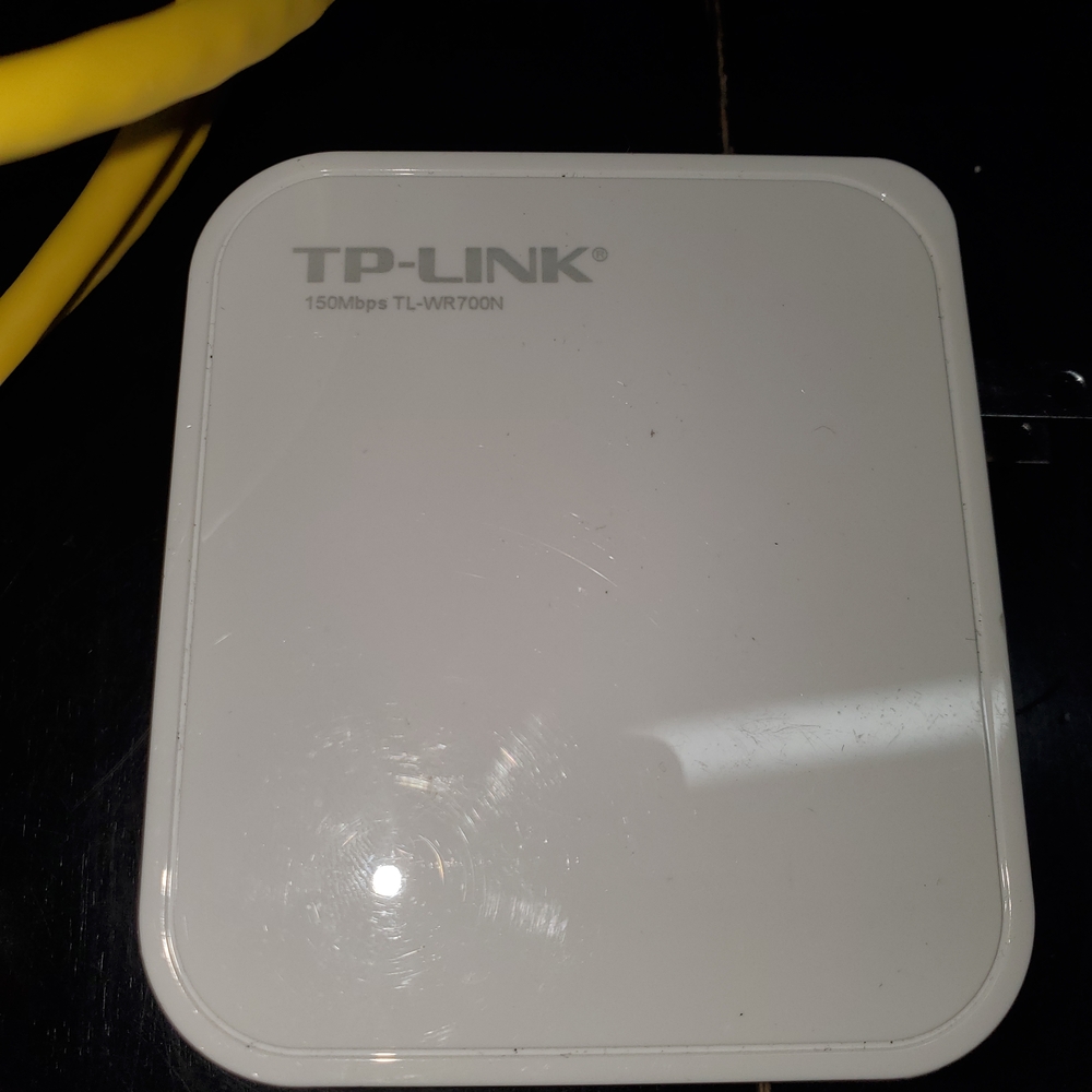 TP-Link White Compact Router